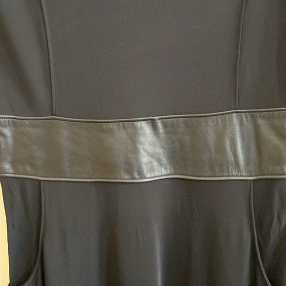 Club Monaco black dress with leather waist band size 4 - Picture 3 of 7